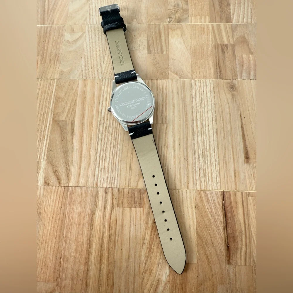 Unbranded mens black dial black strap fashion watch NEW BATTERY
